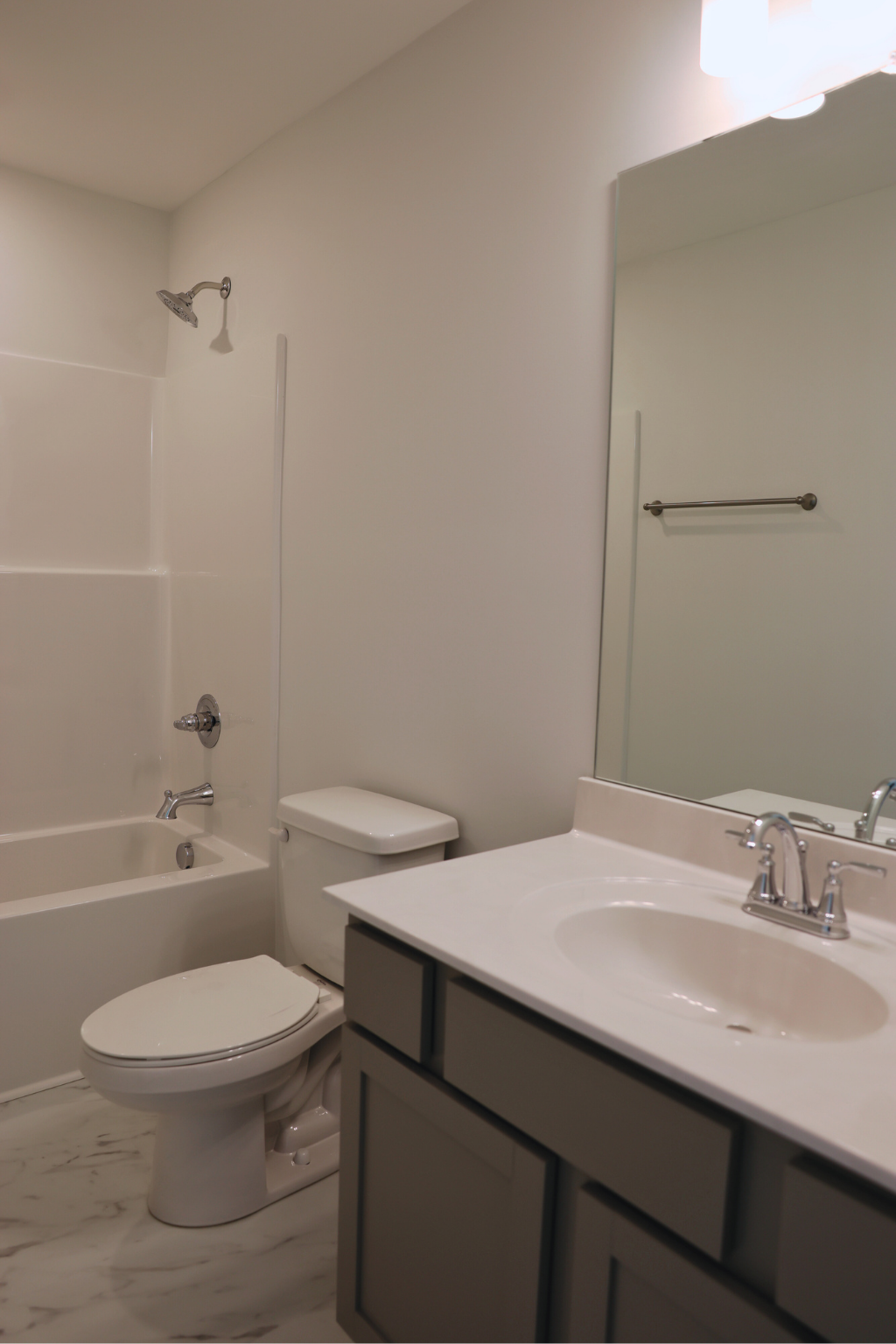 2.2BR Bedroom 2 Bathroom